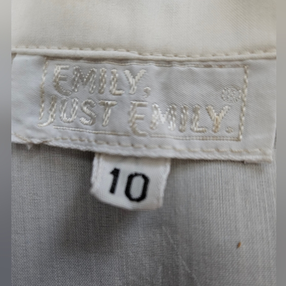 Vintage - Silk "Emily Just Emily" Off White Blouse - Size 10 - Picture 7 of 10